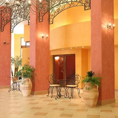 Hrizantema Hotell 3*